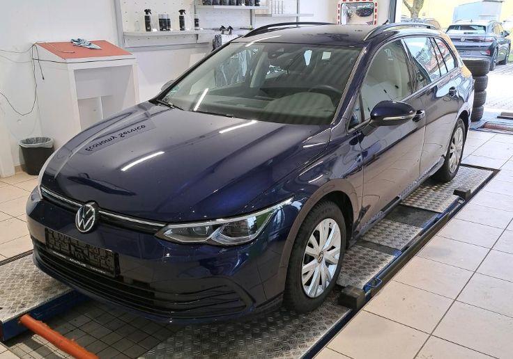 Volkswagen Golf VIII Variant 1.5 eTSI DSG Life | NAVI |