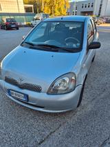 Toyota Yaris 1.0i 16V cat 5 porte - gebrauchte Toyota Yaris aus dem Jahr 2001