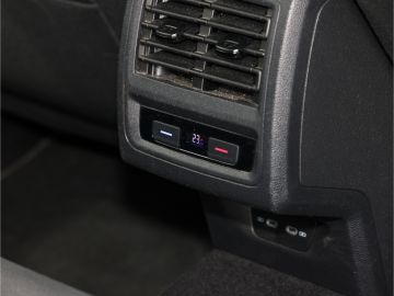 Volkswagen Golf VIII Style eTSI 1.5 e-hybrid Navi Kamera
