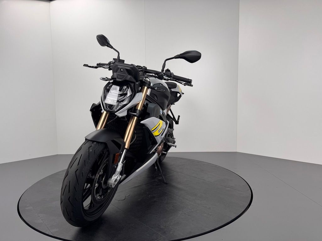 Fahrzeugabbildung BMW S1000 R *TOP-ZUSTAND *SCHMIEDERÄDER