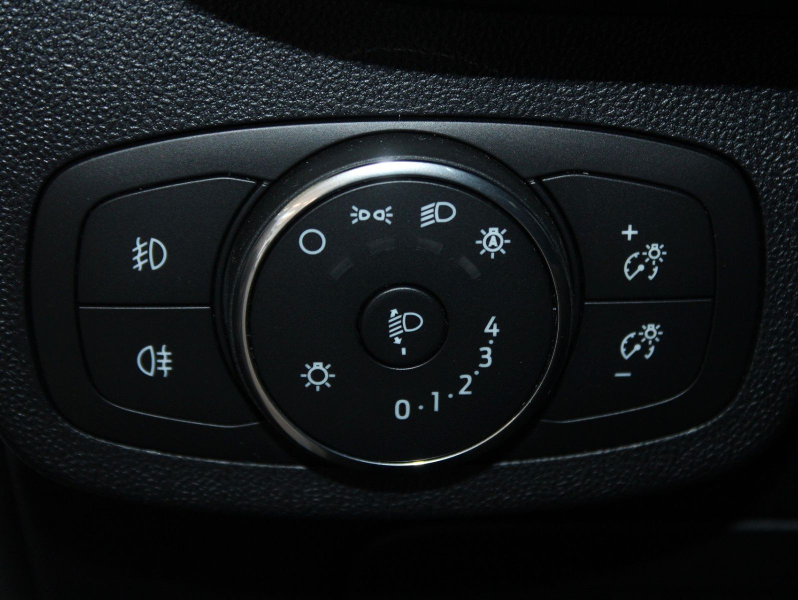 Fahrzeugabbildung Ford Fiesta Trend KLIMA LED WinterPaket PDC 1.Hand