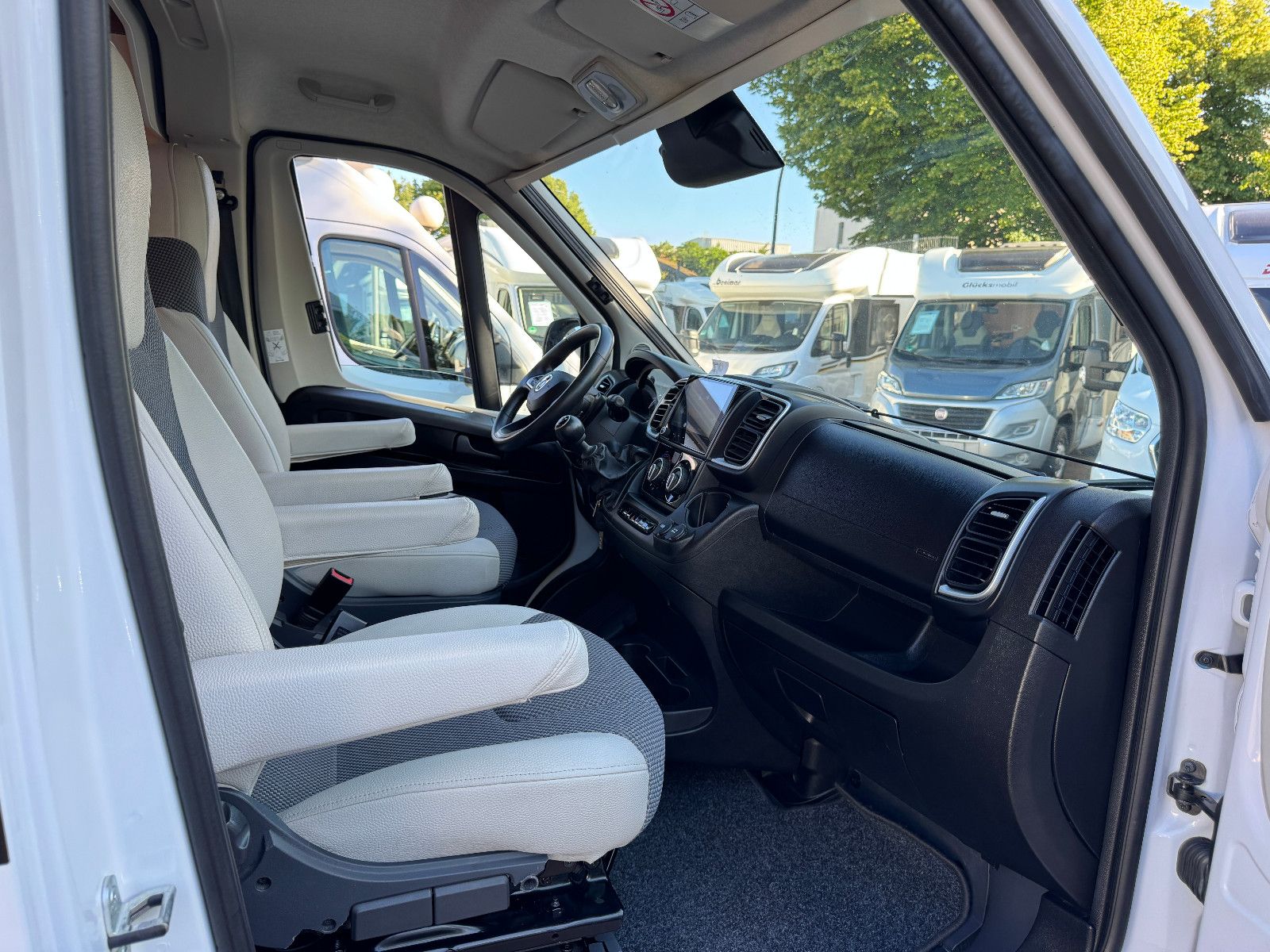 Fahrzeugabbildung VANTourer 540 FIAT DUCATO AUFSTELLDACH 5 SCHLAFPLÄTZE AHK
