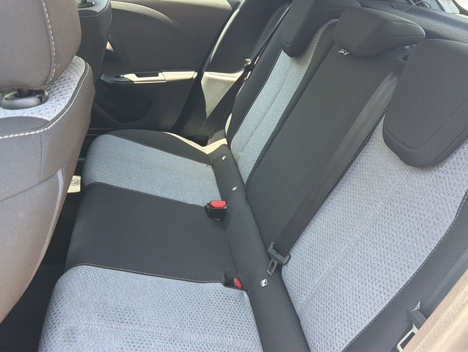 Fahrzeugabbildung Opel Corsa TECH-Paket - Automatik