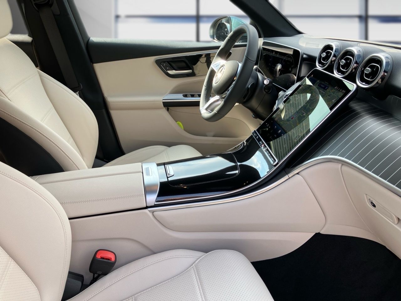 Fahrzeugabbildung Mercedes-Benz GLC 200 4MATIC Avantgarde AHK LED Kamera Keyless