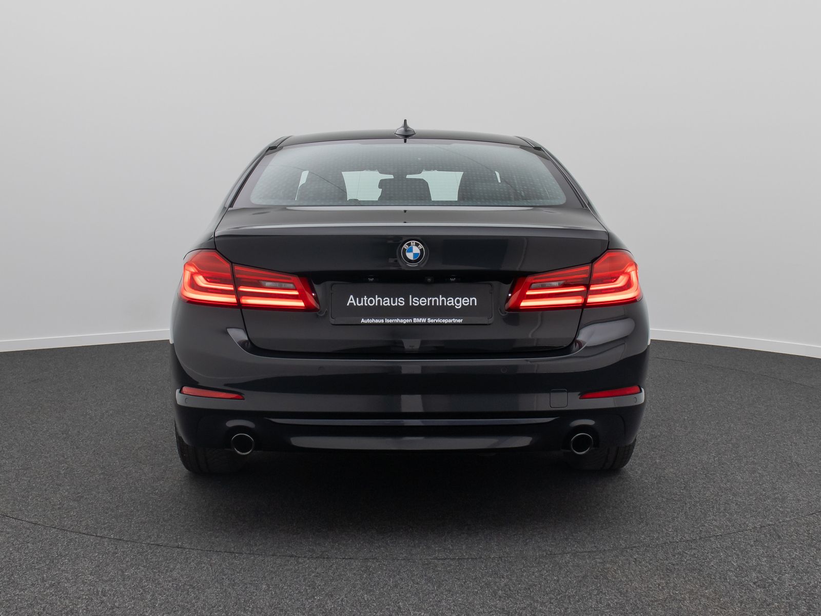 Fahrzeugabbildung BMW 530d Sport Line ACC Kamera HUD HiFi DisplayKey