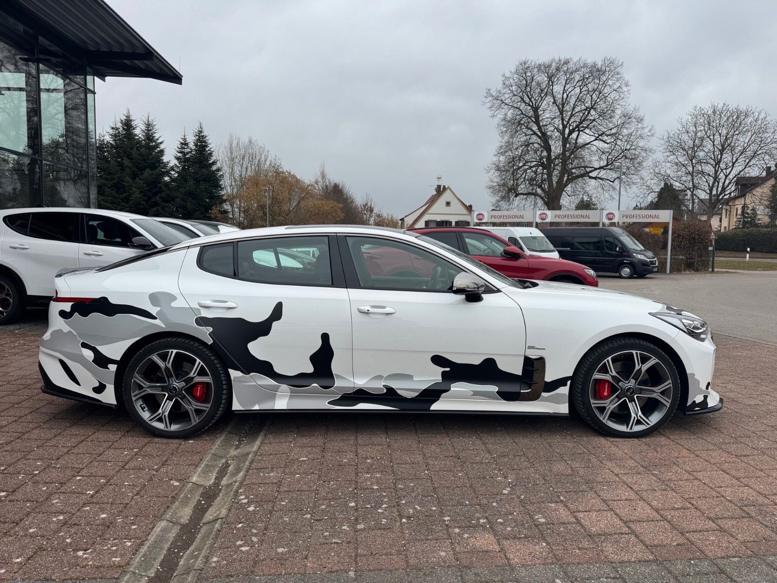 Fahrzeugabbildung Kia Stinger 3.3 T-GDI GT BASTUCK, UMBAU, VOLL!