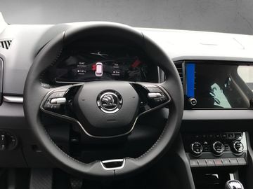 Skoda Karoq 1.0 TSI Drive *2xPDC*AHK*CAM*MATRIX*SHZ*