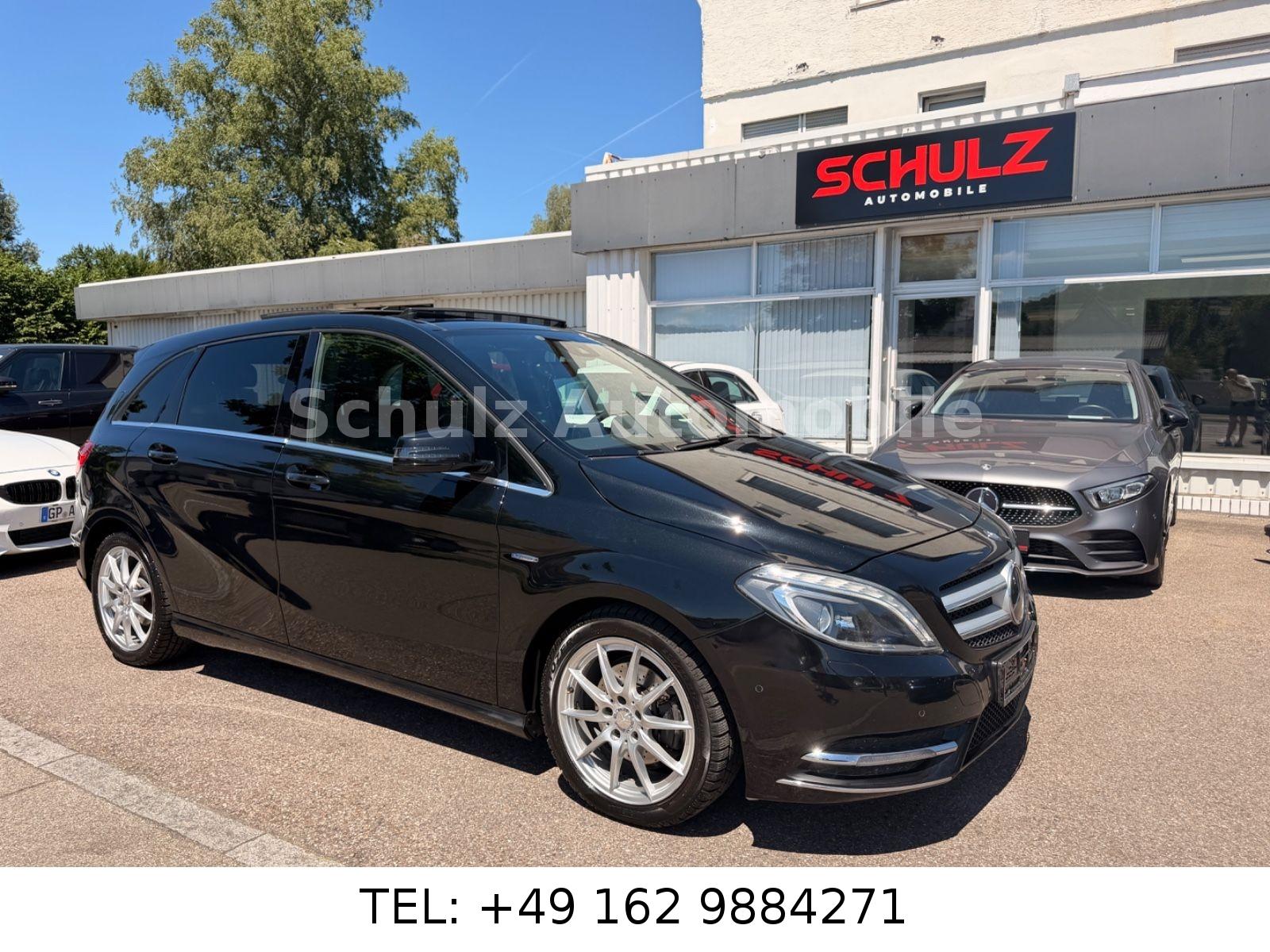 Mercedes-Benz B200 AUTOMATIK *LED/PANO/NAVI/H&K/ACC/TOTW/SHZ