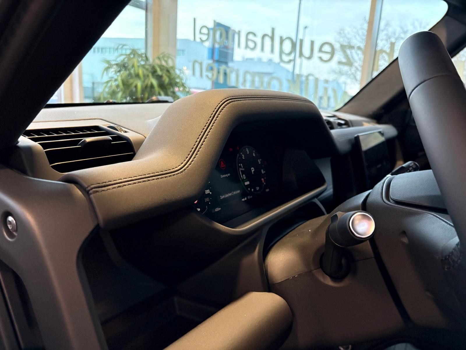 Fahrzeugabbildung Land Rover Defender 110 Hybrid X-Dynamic SE/P 300 E