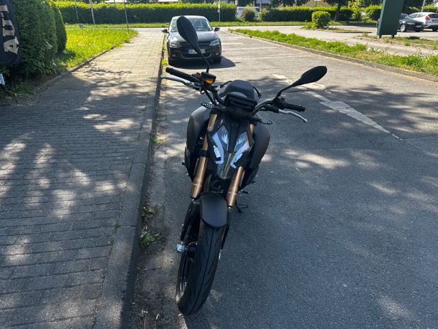 Online PISTA 125