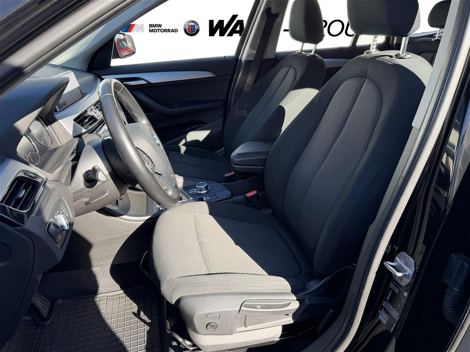 BMW X1 sDrive18i Advantage AHK Navi LED Sport SHZ PD, миниатюра 9