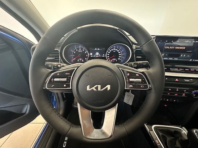 Fahrzeugabbildung Kia Ceed Vision Klimaanlage Navi SpurhalteASS DAB