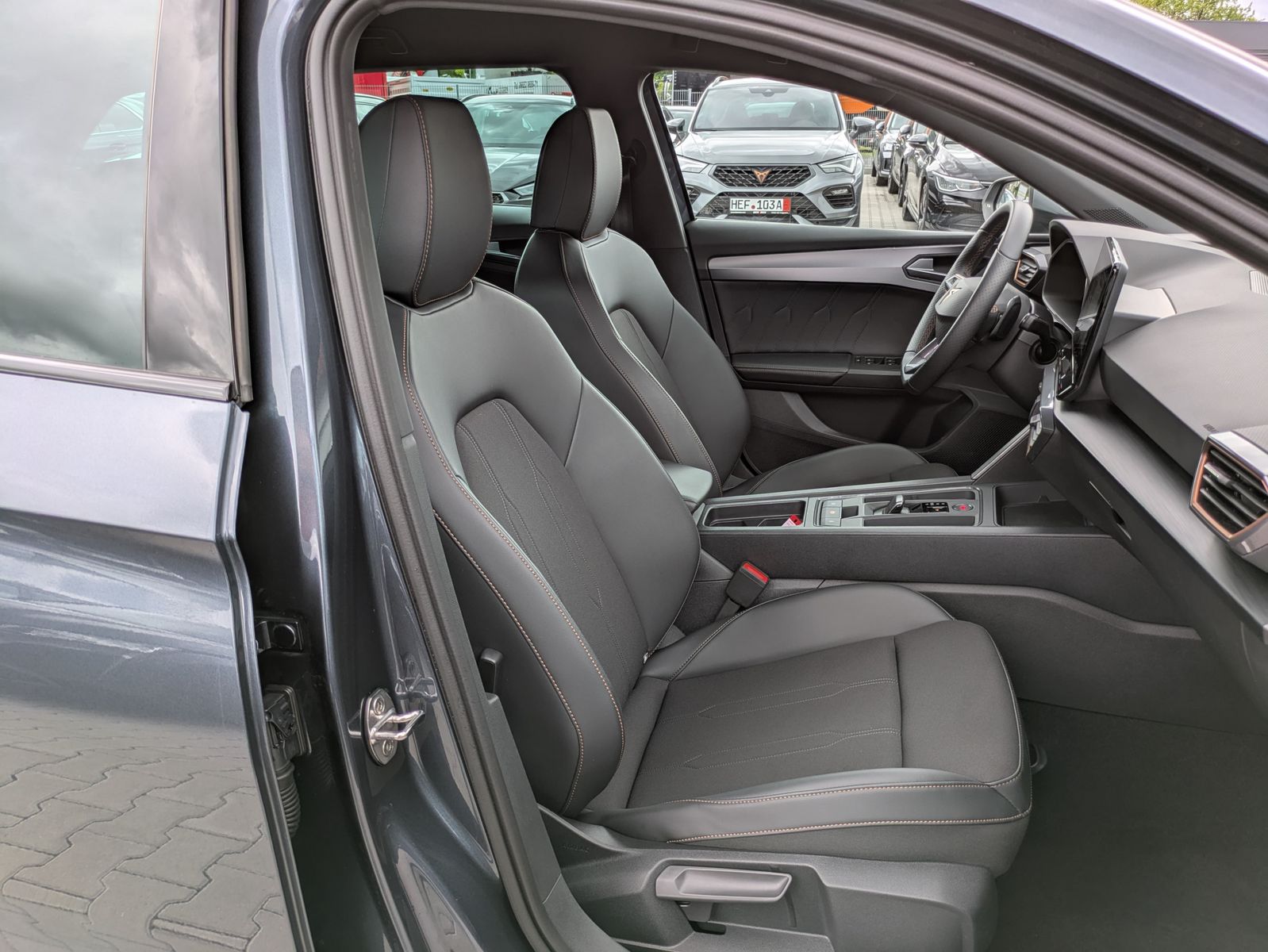 Fahrzeugabbildung CUPRA Leon 1.5 eTSI DSG MATRIX-LED*ACC*APP*KAMERA*18"