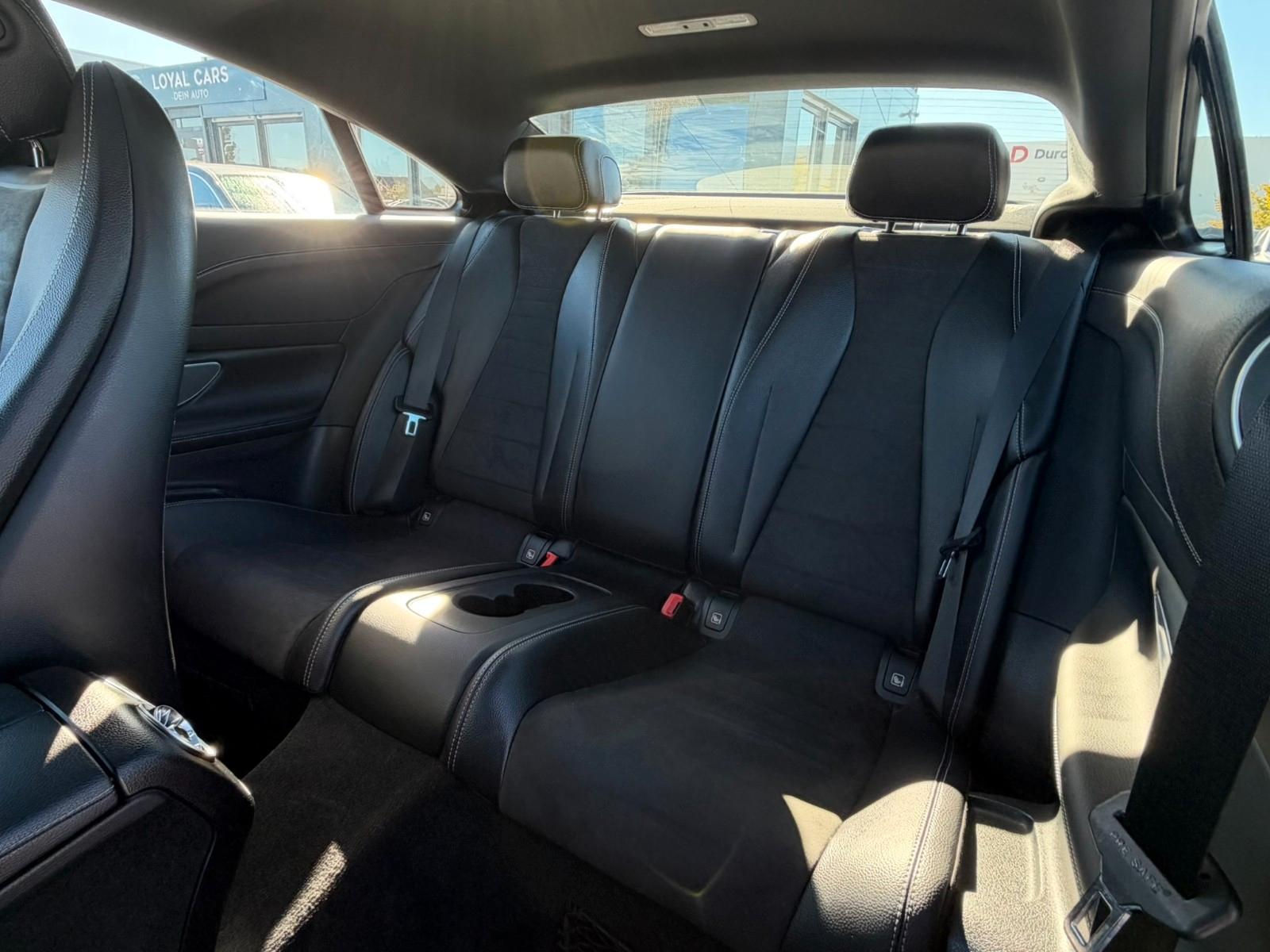 Mercedes-Benz E 200 Coupe 4Matic AMG*DISTR+*PANO*HUD*360°KAME