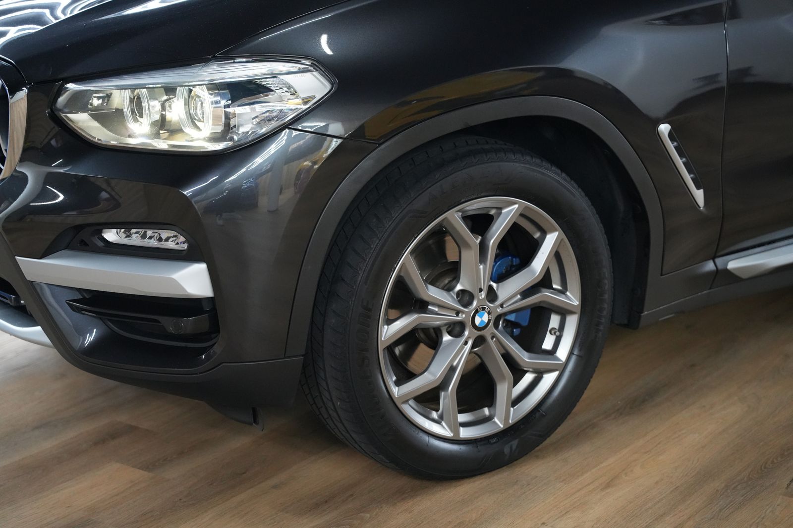 Fahrzeugabbildung BMW X3 xDrive 20 d xLine *Shadow-Line*LED*Leder*SHZ