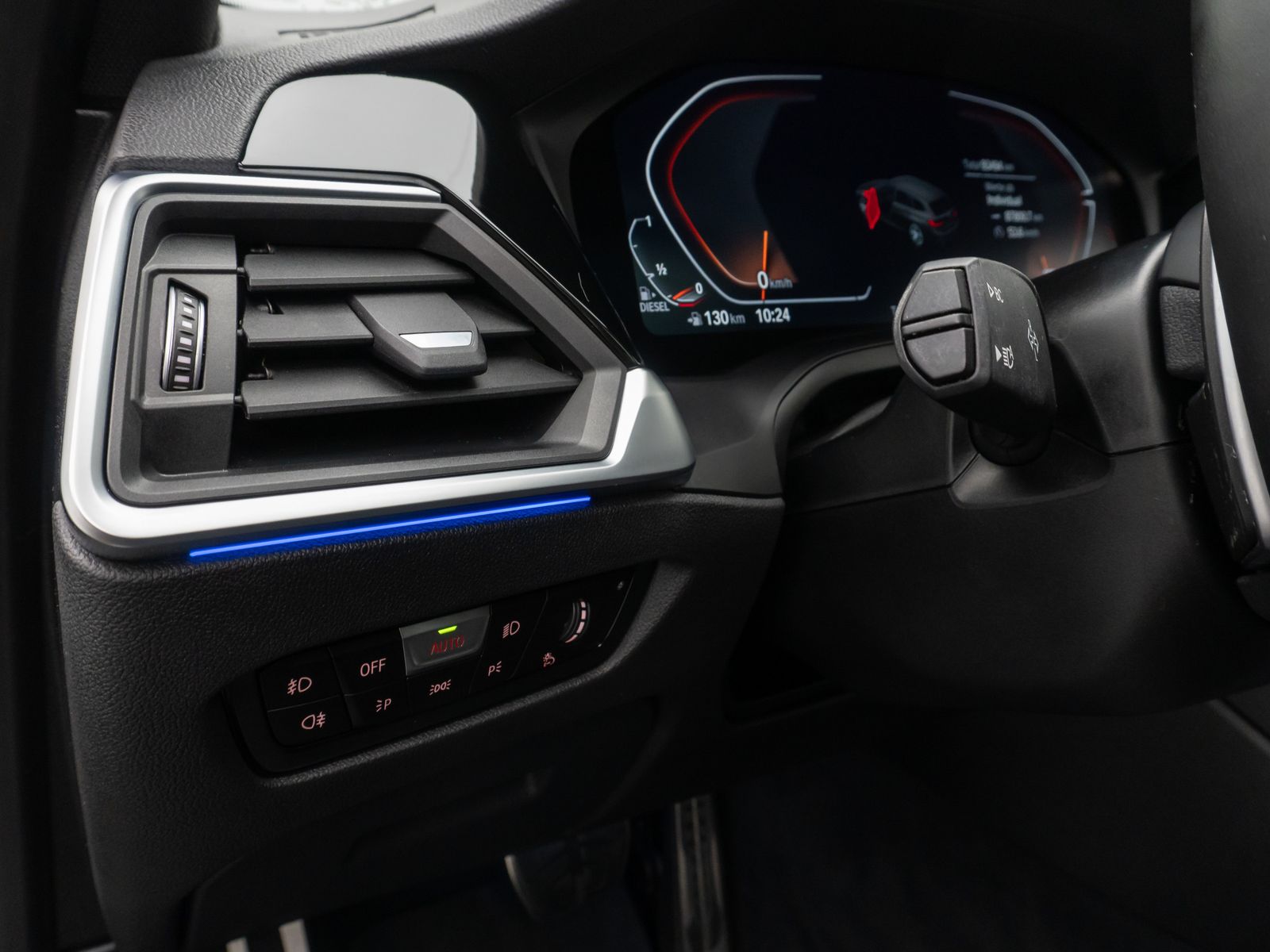 Fahrzeugabbildung BMW 320d xD M Sport HUD HiFi DAB Individual Panorama