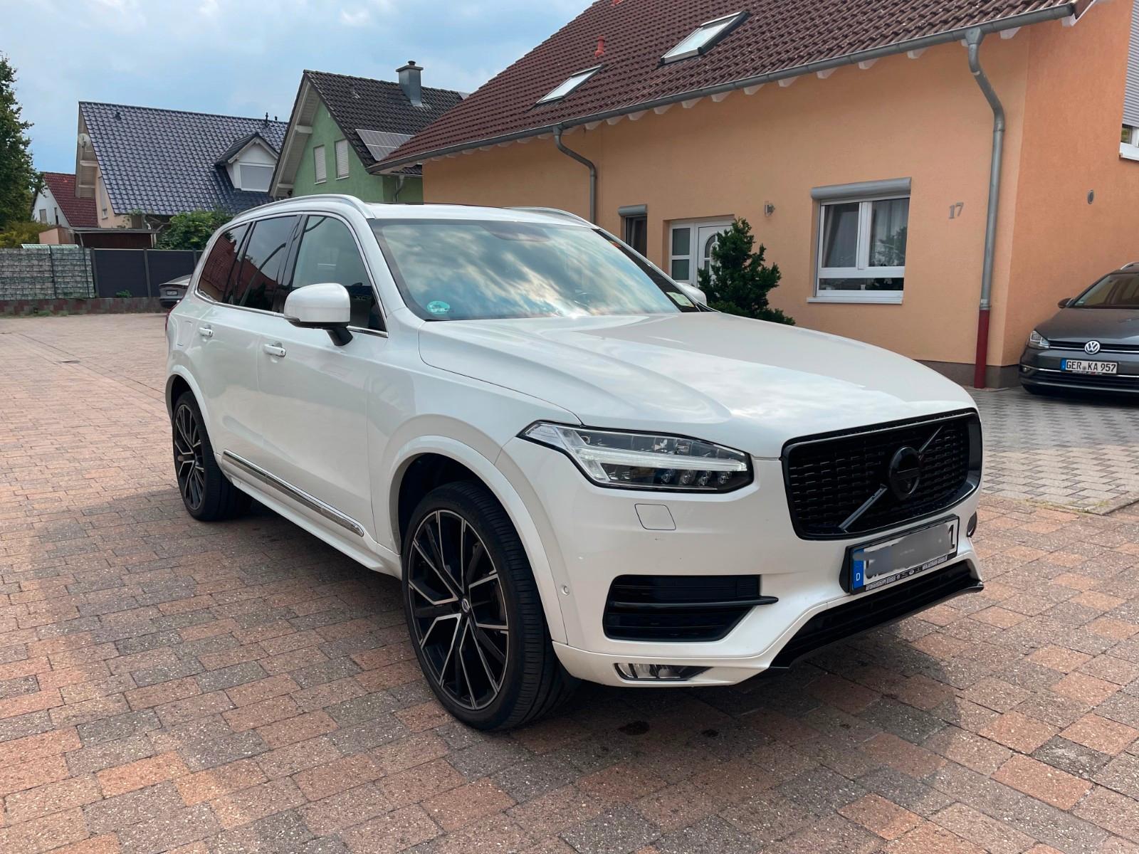 Volvo XC90 PANO-360-HUD-AHK-Pilotassist.. FULL...