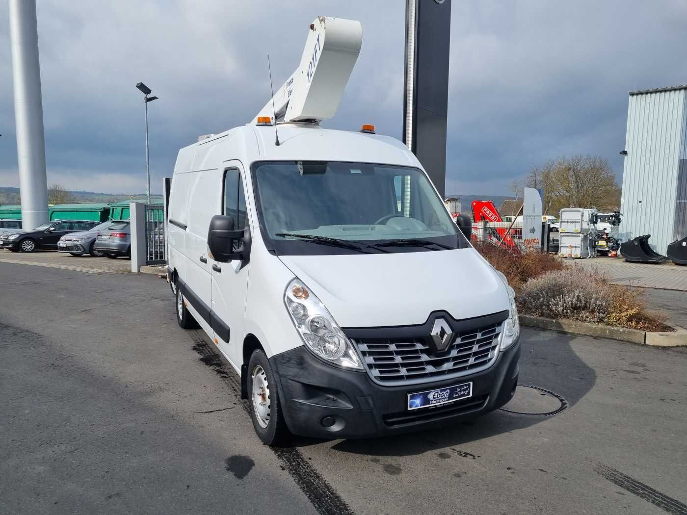 Fahrzeugabbildung Renault Master 2.3 dCi / France Elevateur 121FT, 12m