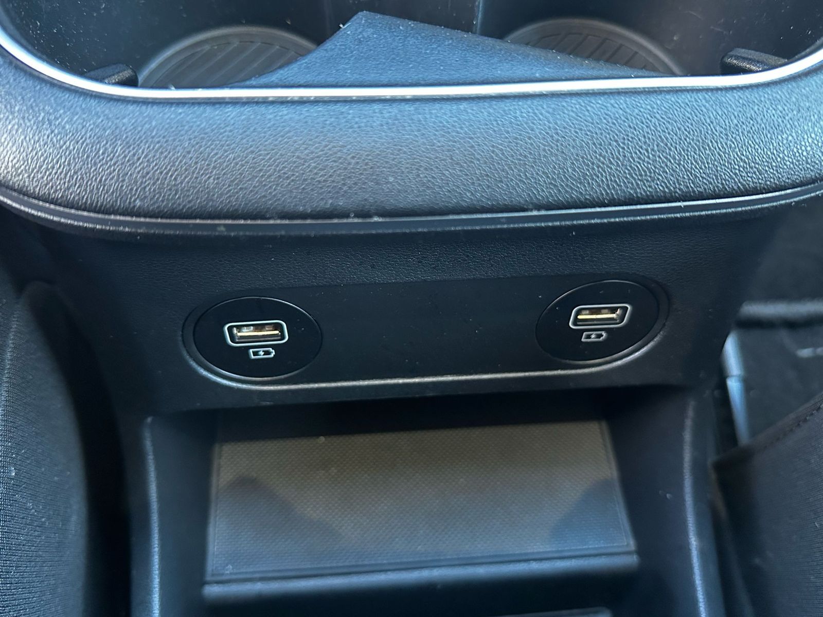 Fahrzeugabbildung Hyundai Ioniq 5 Basis 2WD NAVI+ACC+LED+SHZ+KAMERA+WP+DAB