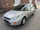 Ford Focus 1.6/AHK/Klima/TÜV Neue/Erste Hand - Ford Focus aus 2000: 1.6
