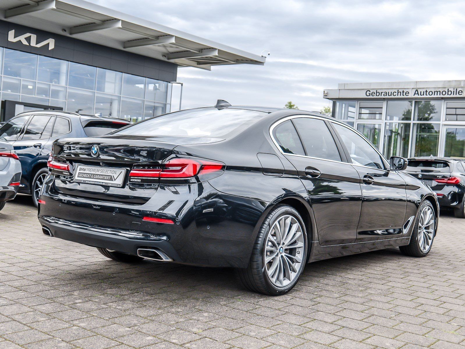 BMW 530d xDrive HUD ACC AHK RFK NAVI Standh. LED foto 2