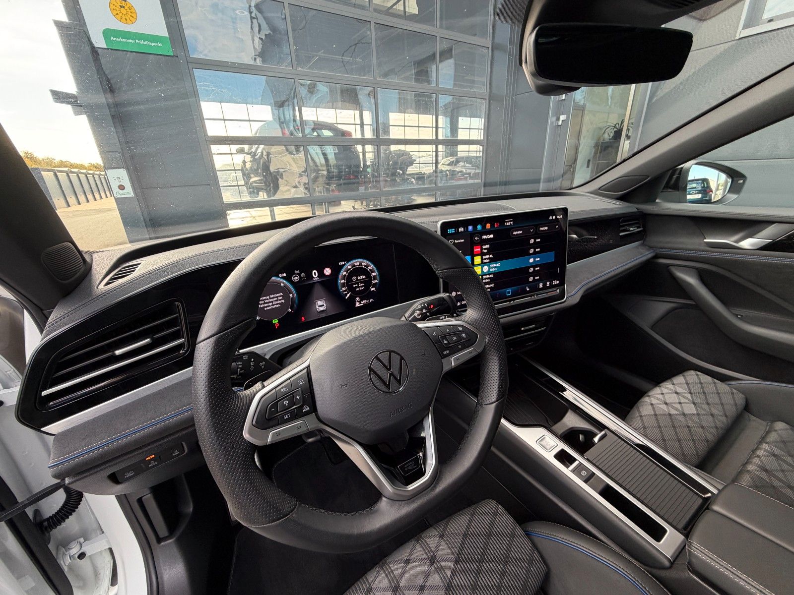 Volkswagen Passat Variant 2.0TDI 4Motion R-Line AHK Standhz foto 11