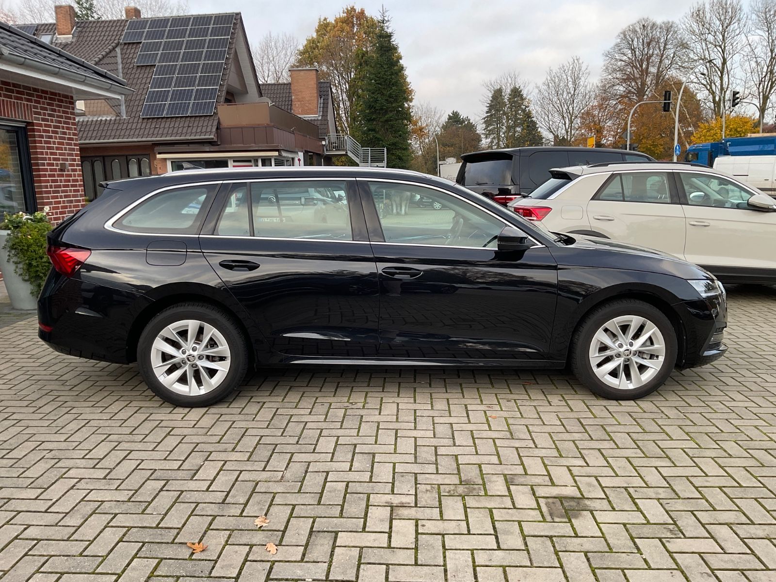 Fahrzeugabbildung SKODA Octavia Combi 1.4 TSI iV DSG,HeadUp,Navi