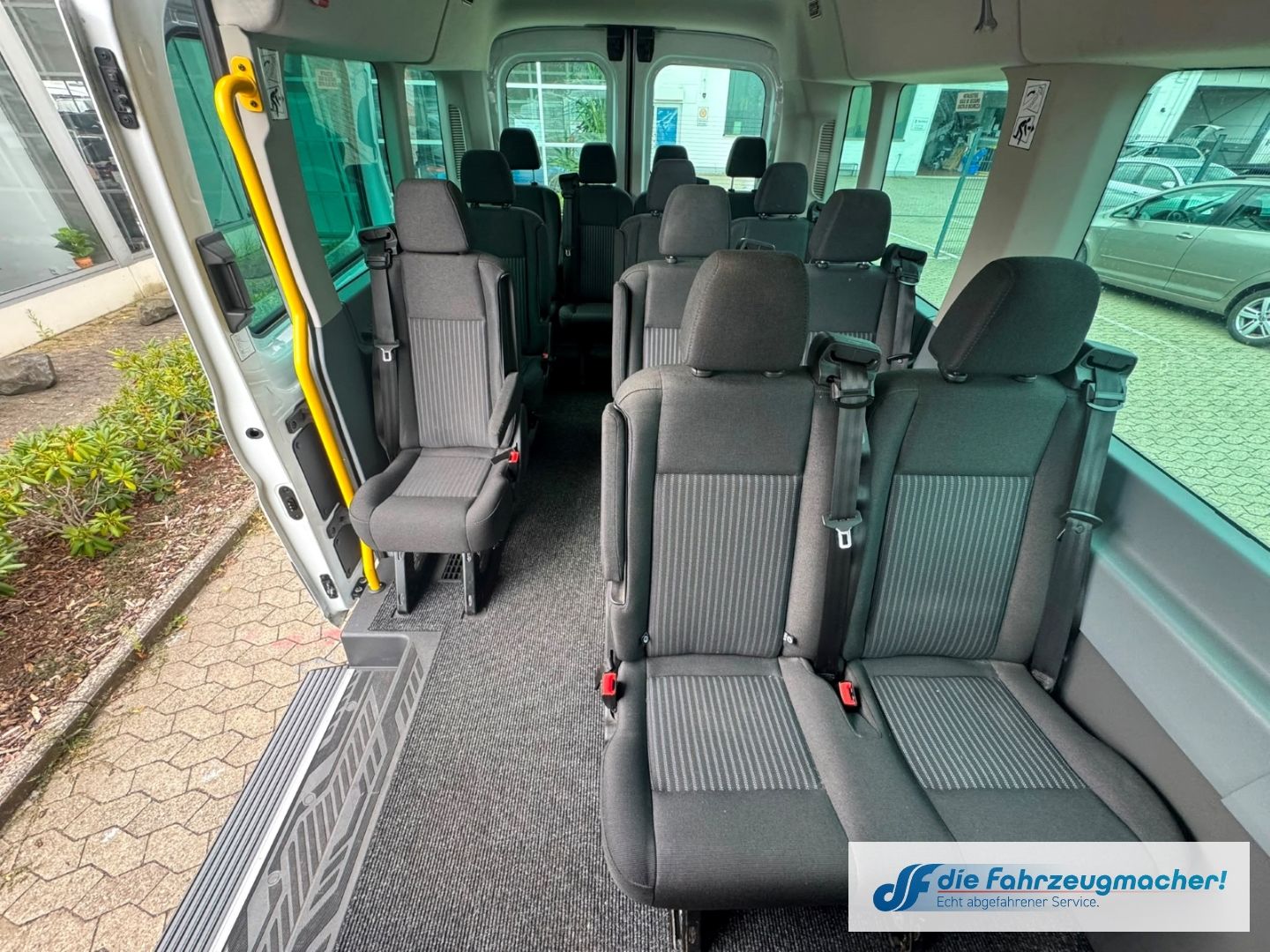 Fahrzeugabbildung Ford Transit Bus 410 L3 Trend Spurhalteass. Temp *EXP