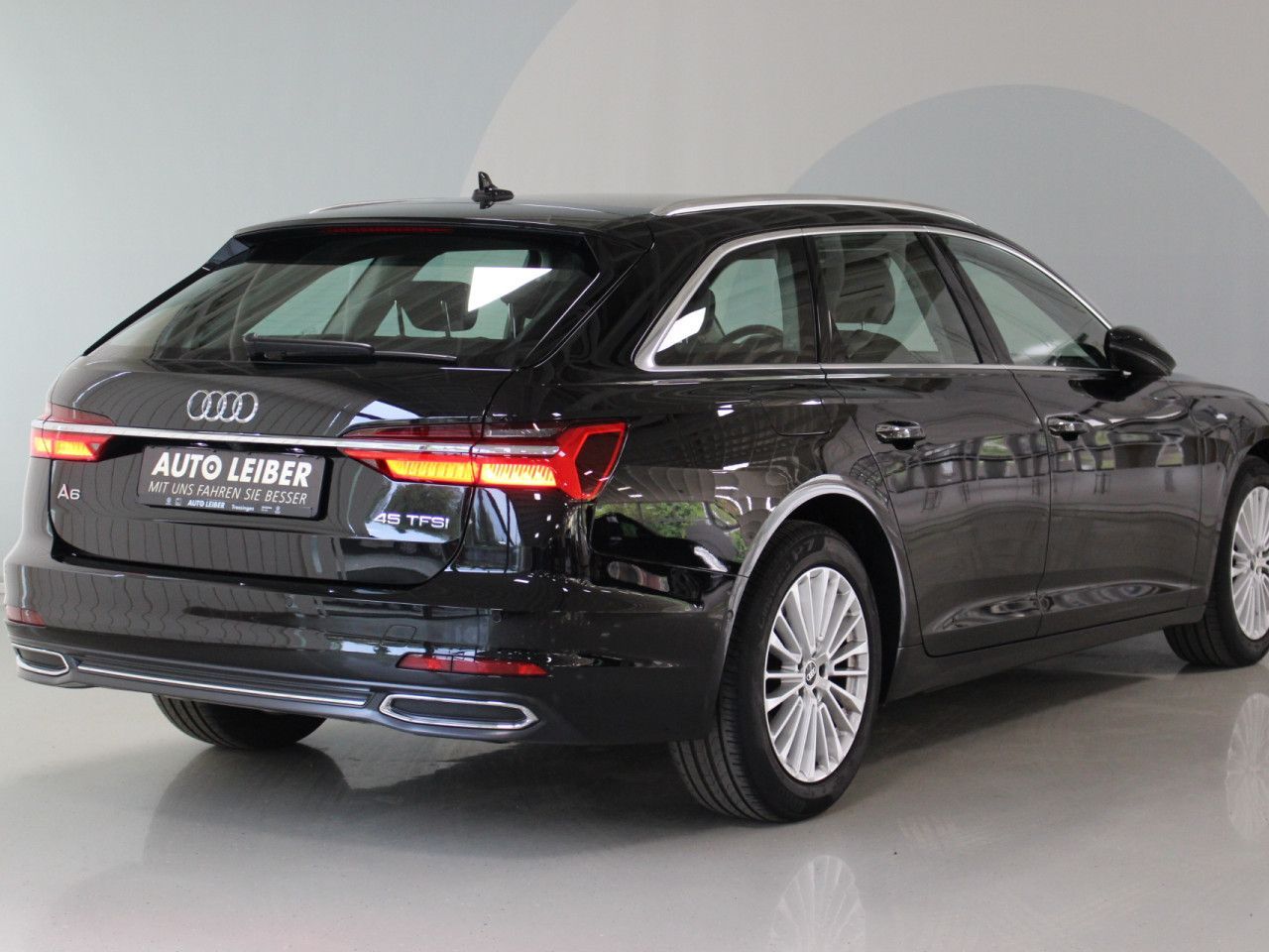 Fahrzeugabbildung Audi A6 Avant 45 TFSI design Leder/LED/ACC/RFK