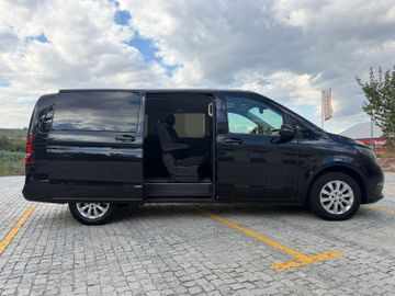 Mercedes V 220 - 7