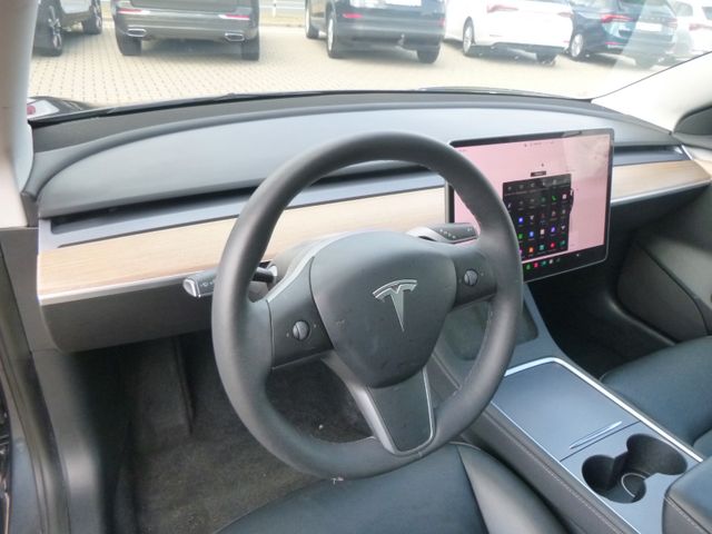 Fahrzeugabbildung Tesla Model 3 Long Range Dual AWD Facelift