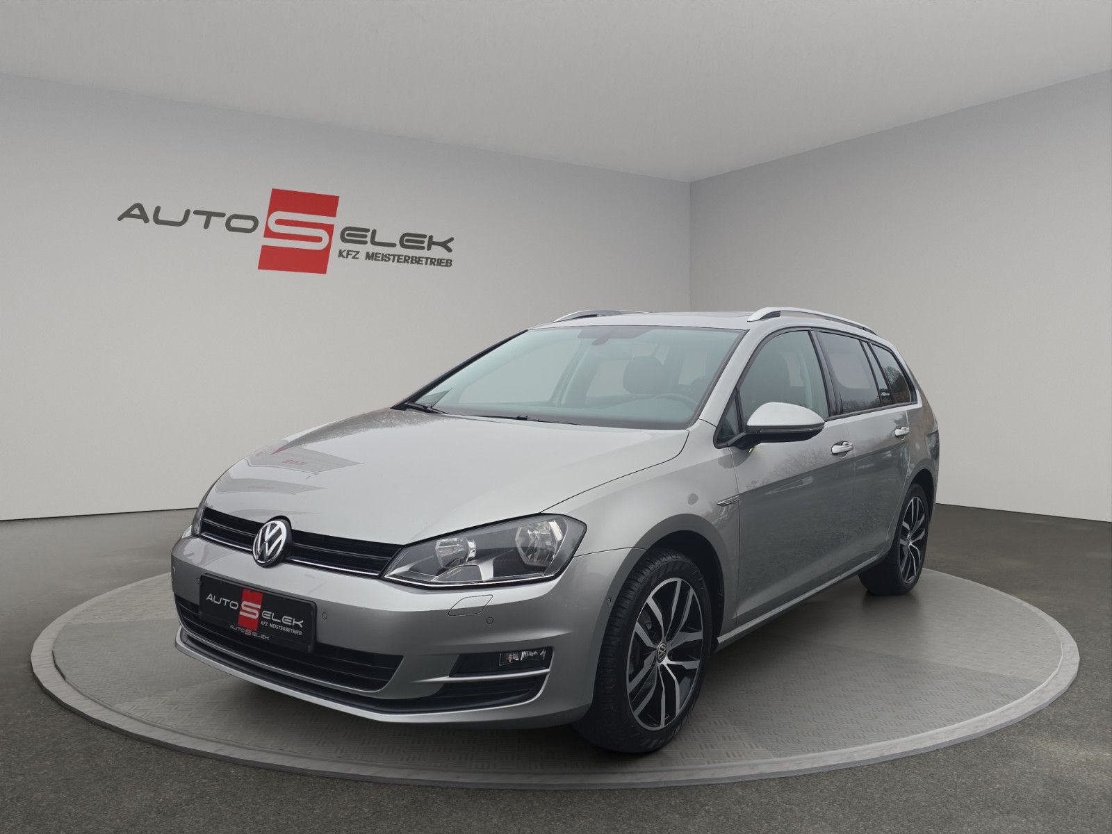 Fahrzeugabbildung Volkswagen Golf VII Cup AUS 1.HAND /Panorama/NAVI/PDC