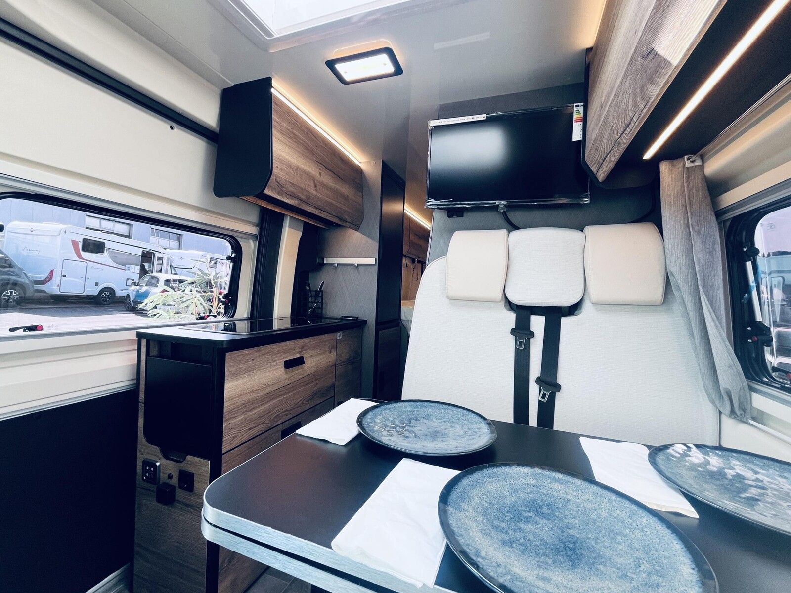 Fahrzeugabbildung XGO X-VAN 4 AUTOMATIK
