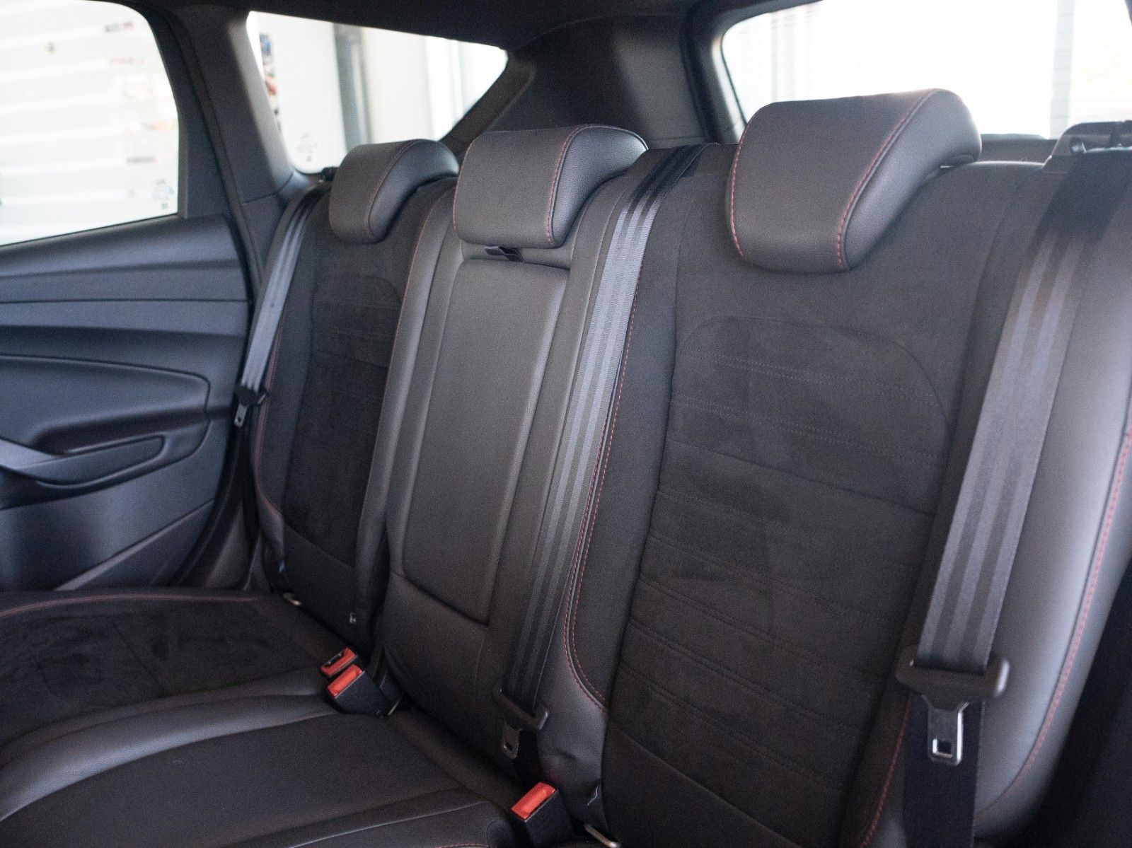 Fahrzeugabbildung Ford Kuga ST-Line AUTOM./ALLRAD/WINTER-P./NAVI