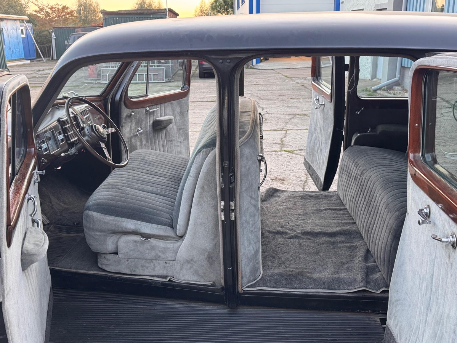 Cadillac Fleetwood 75