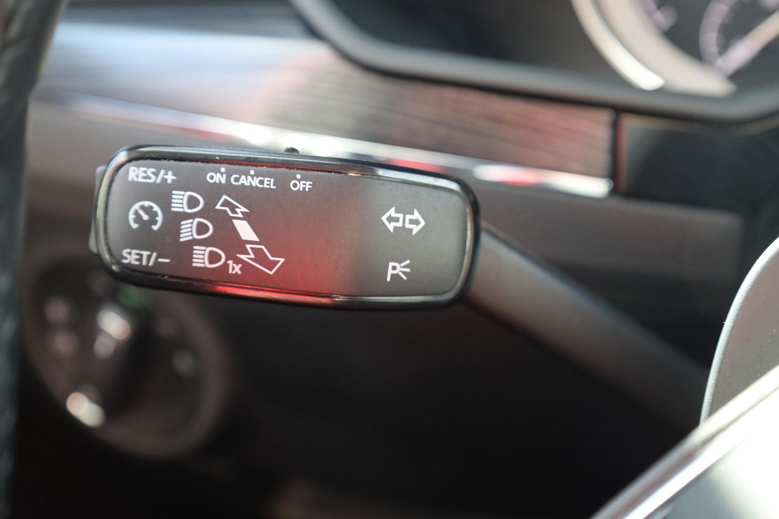 Skoda Superb Combi 2.0 TDI LED AHK Leder Navi Memory