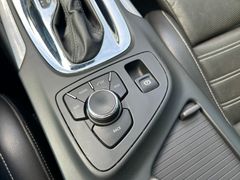 Fahrzeugabbildung Opel Insignia A ST Innov. Autom. Recaro Pano Navi 20"