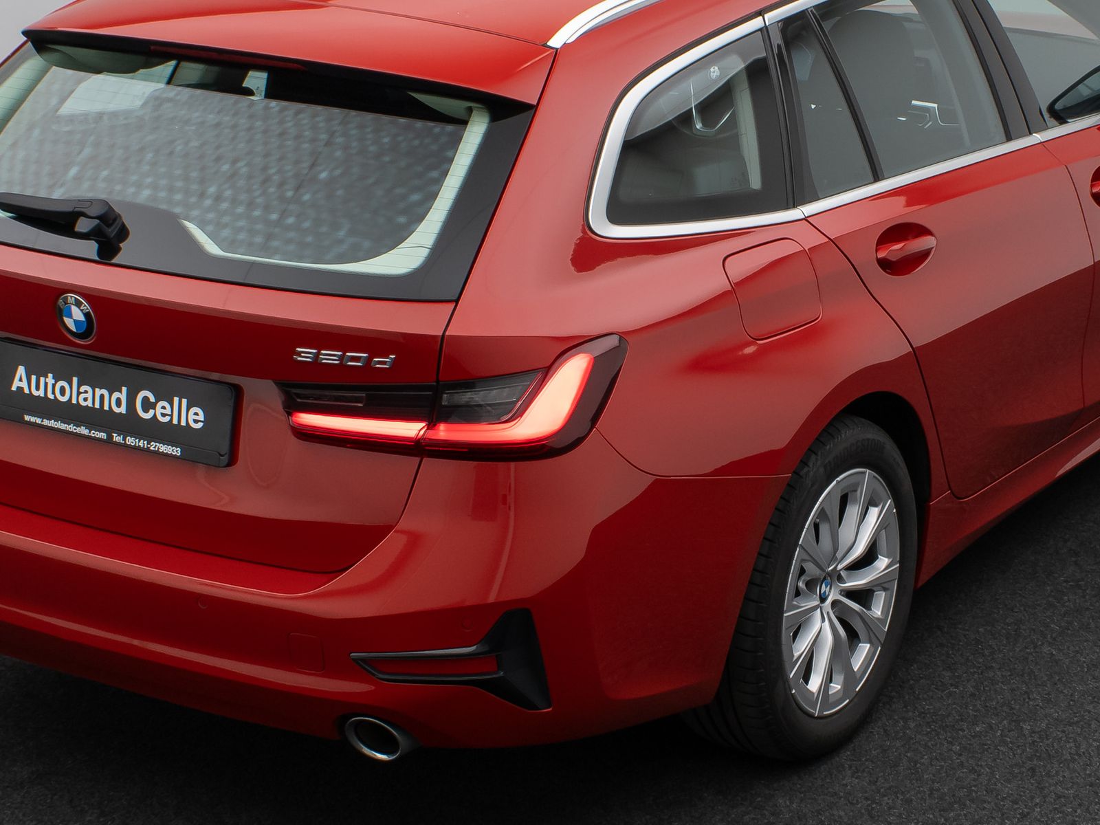 Fahrzeugabbildung BMW 320d  xD Laser DAB Fernlichtassist Komfort Alarm