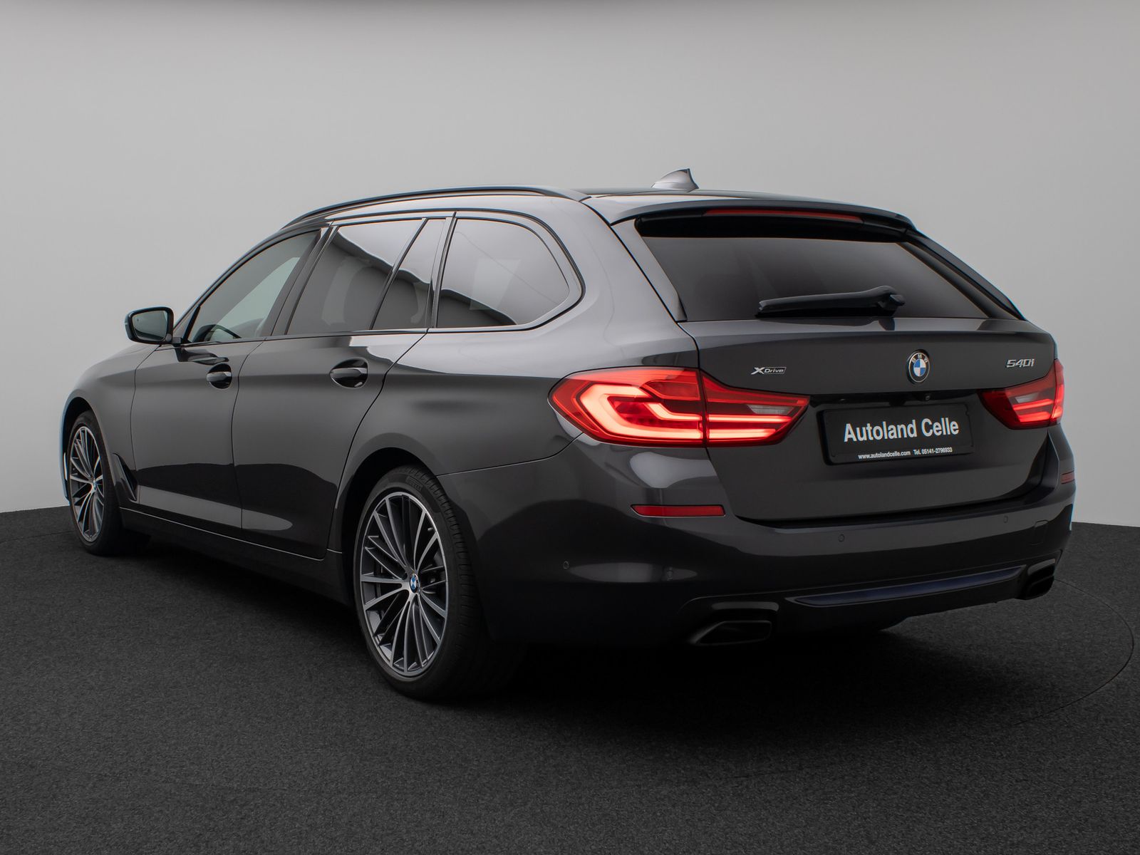 Fahrzeugabbildung BMW 540i xD SportLine Panorama HUD DAB HiFi 4xKlima