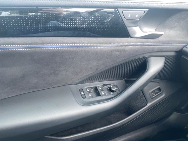 Passat Variant R-Line 2.0TDi DSG AHZV LED HuD PD