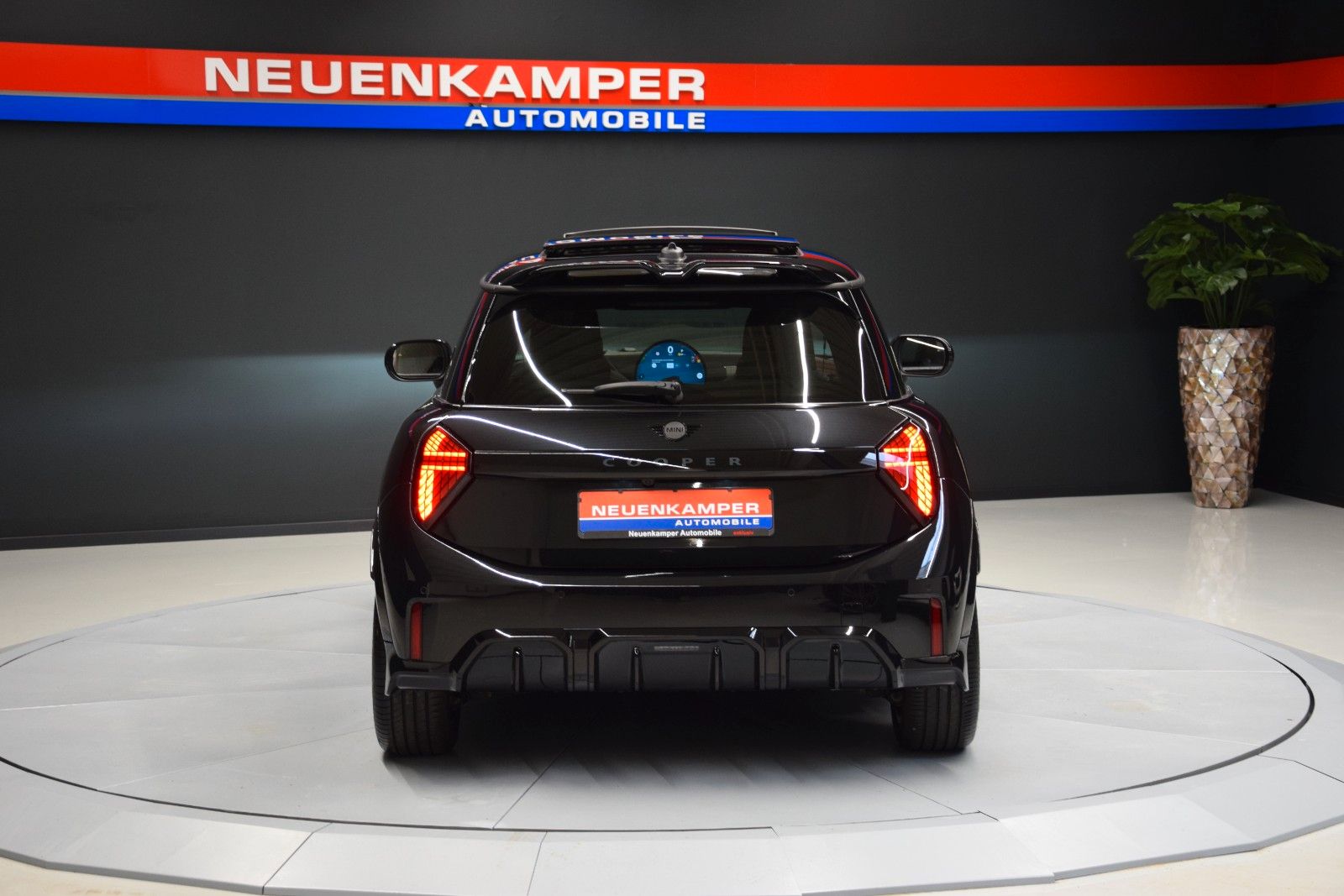Fahrzeugabbildung MINI John Cooper Works Trim XL Pano H&K HUD Memory