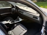 BMW E90 325i ORG 140Tkm Steuerkette neu 12 Mon Gewäh - BMW 325 mit Benzin-Antrieb: Limousine