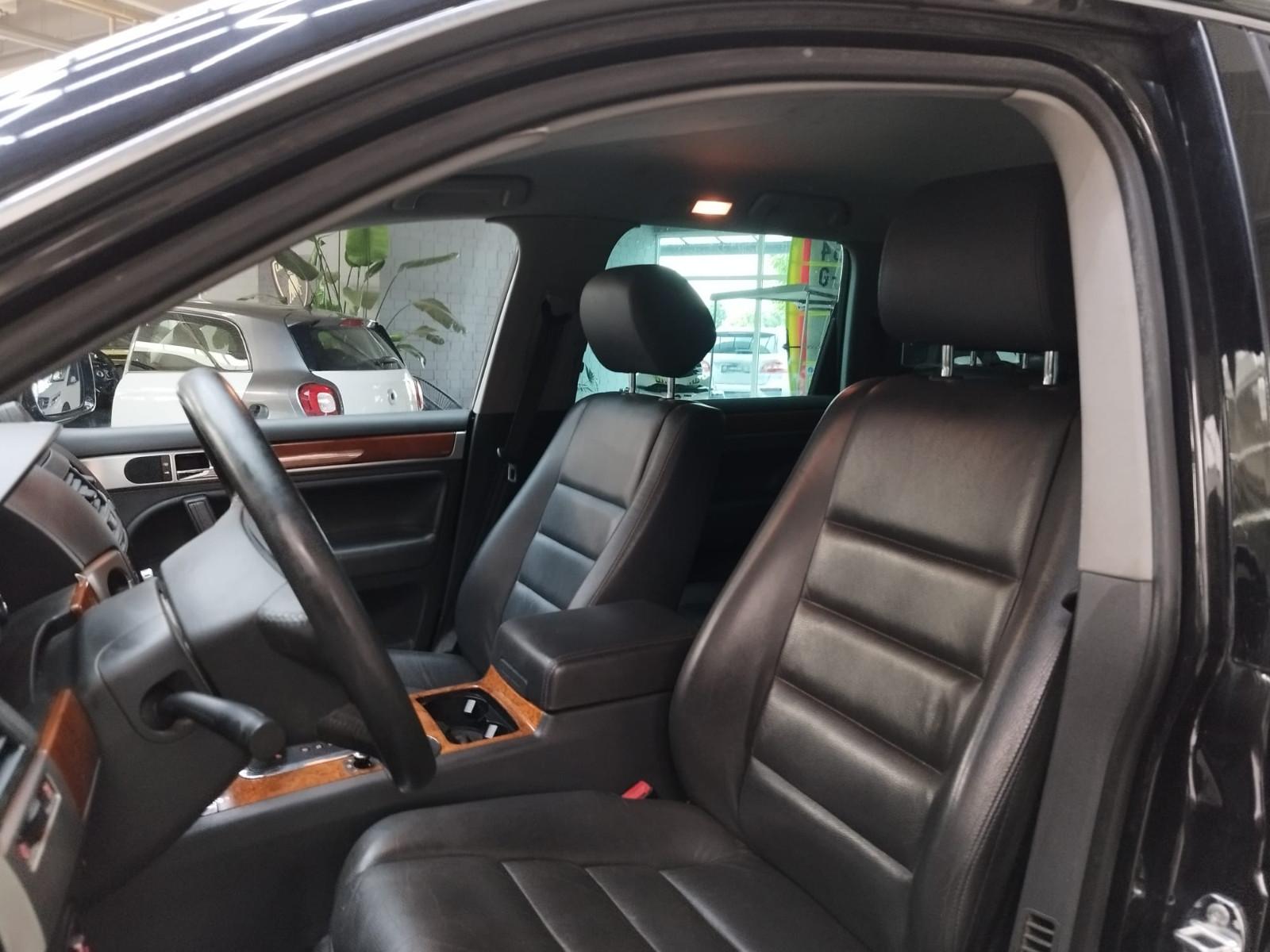 Volkswagen Touareg 2005 — photo 14
