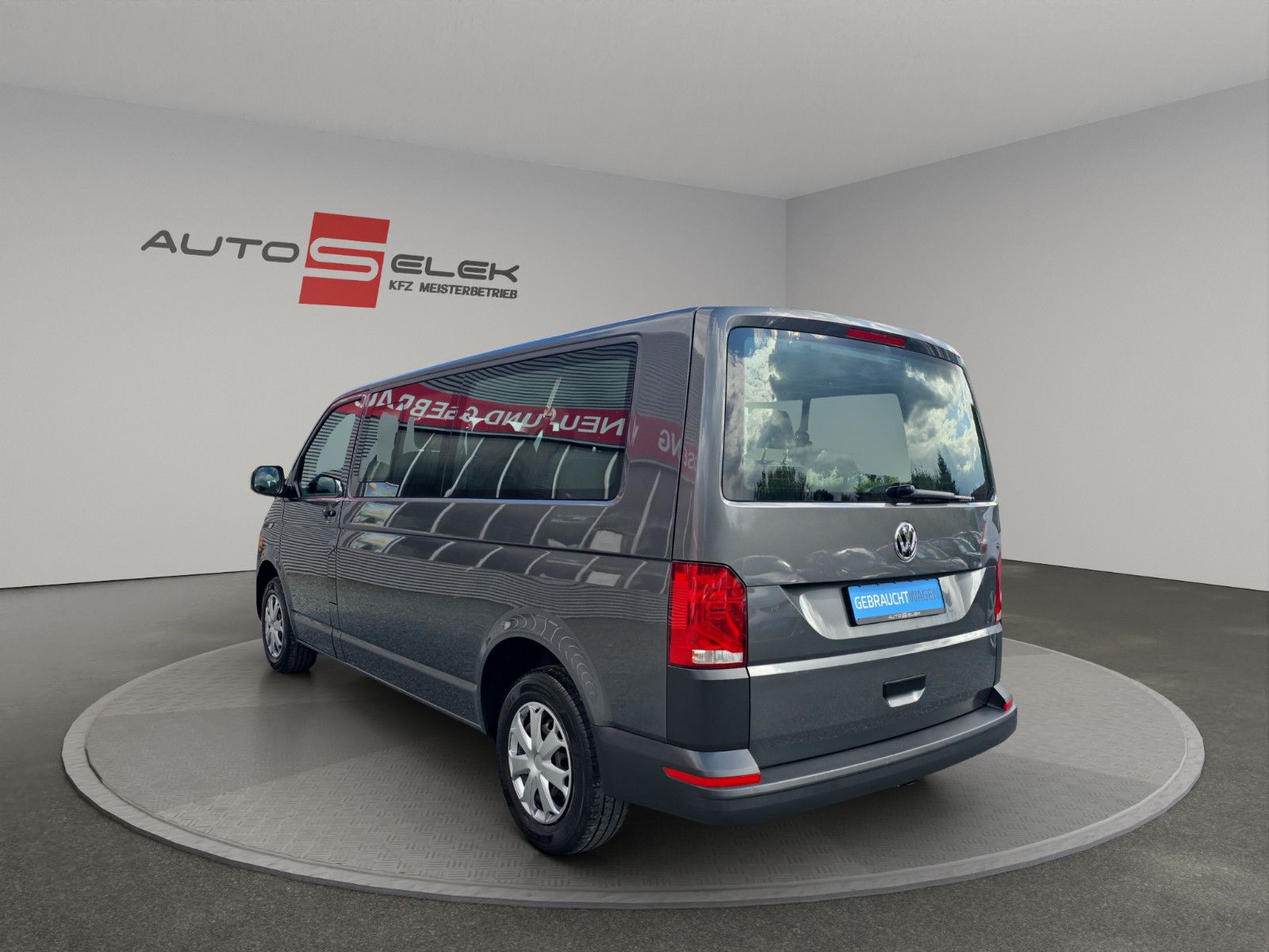 Fahrzeugabbildung Volkswagen T6 Transporter Kombi Langer Radstand 9 Sitzer
