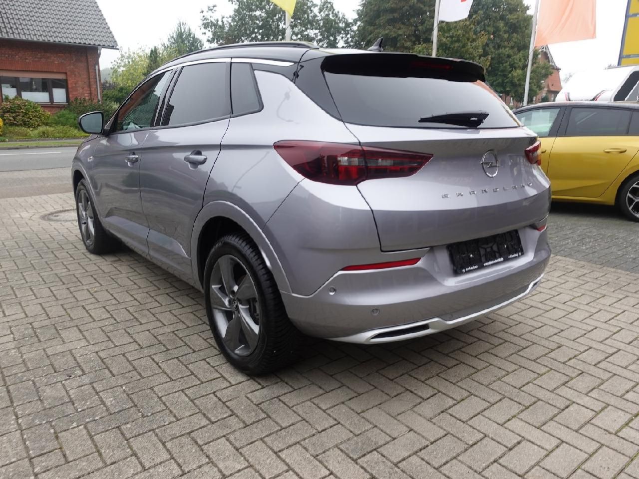 Fahrzeugabbildung Opel Grandland 1,2 Elegance Automatik