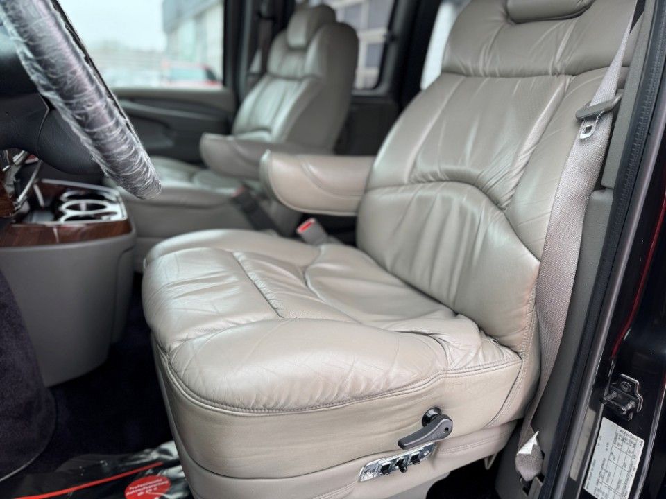 Fahrzeugabbildung Chevrolet Express Chevy Van Explorer Ltd. 70 Tkm 22"