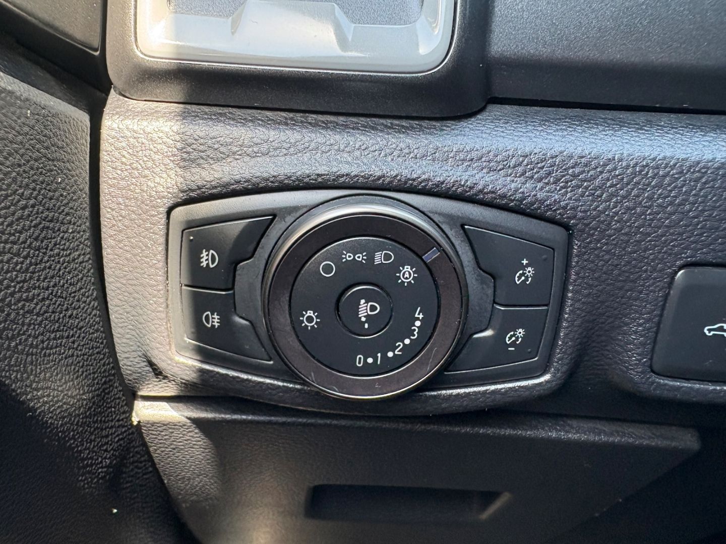 Fahrzeugabbildung Ford Ranger Raptor Doppelkabine 4x4 AHK Rückfahrkamer