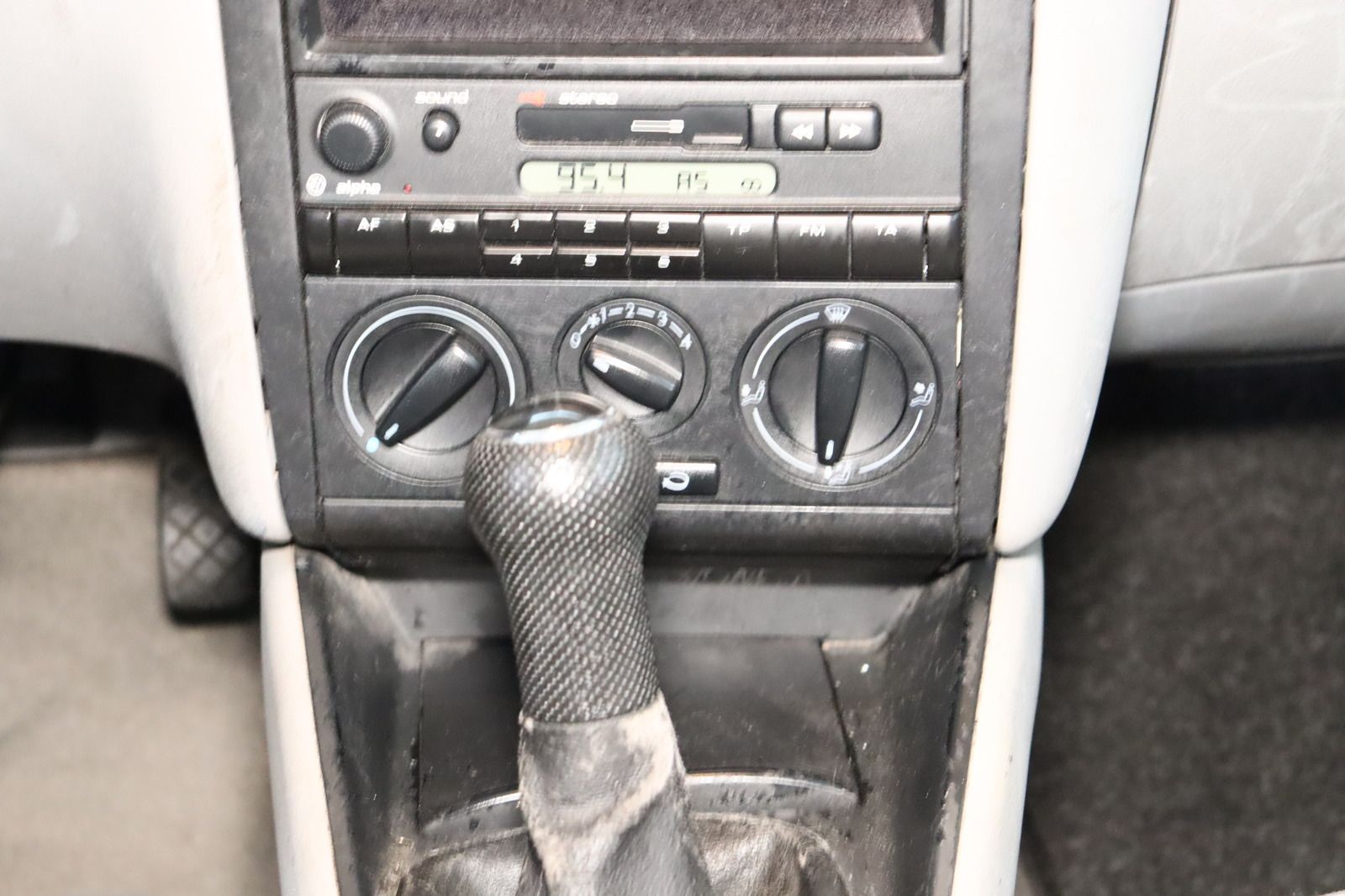 Fahrzeugabbildung Volkswagen Golf 1.9TDI Special * Klima *  SHZ