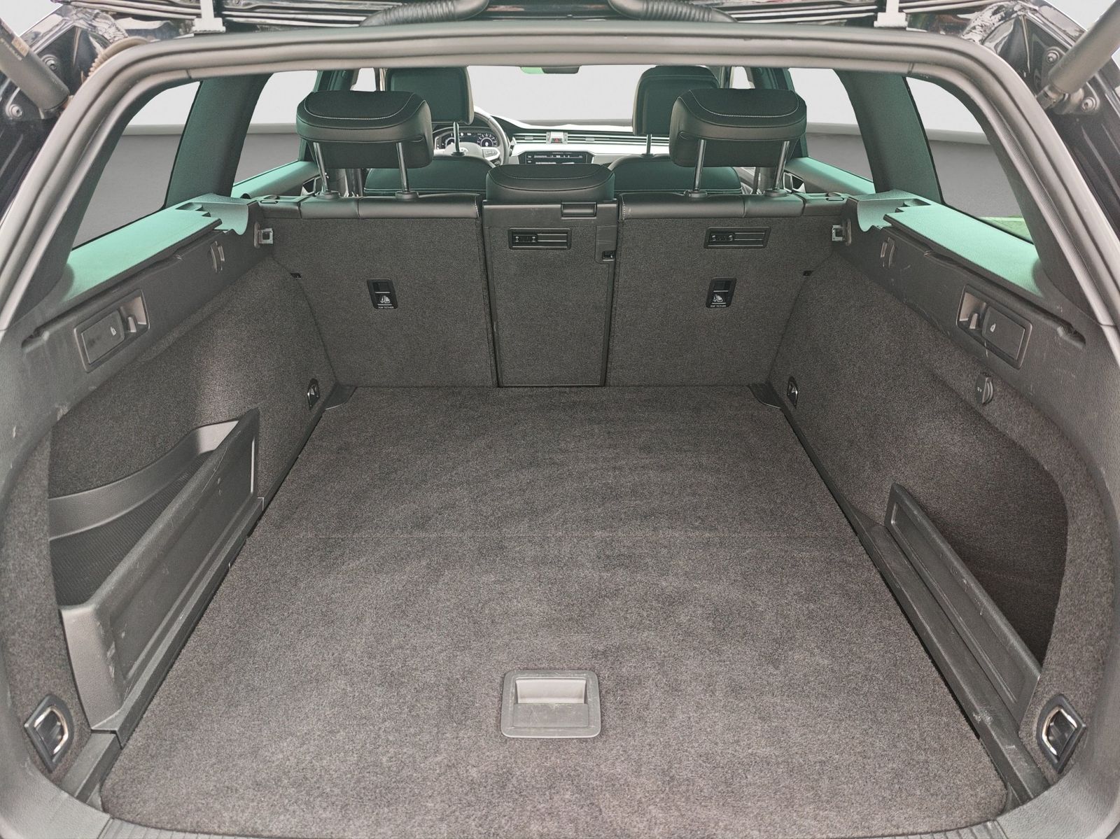 Volkswagen Passat Variant - Bild 14