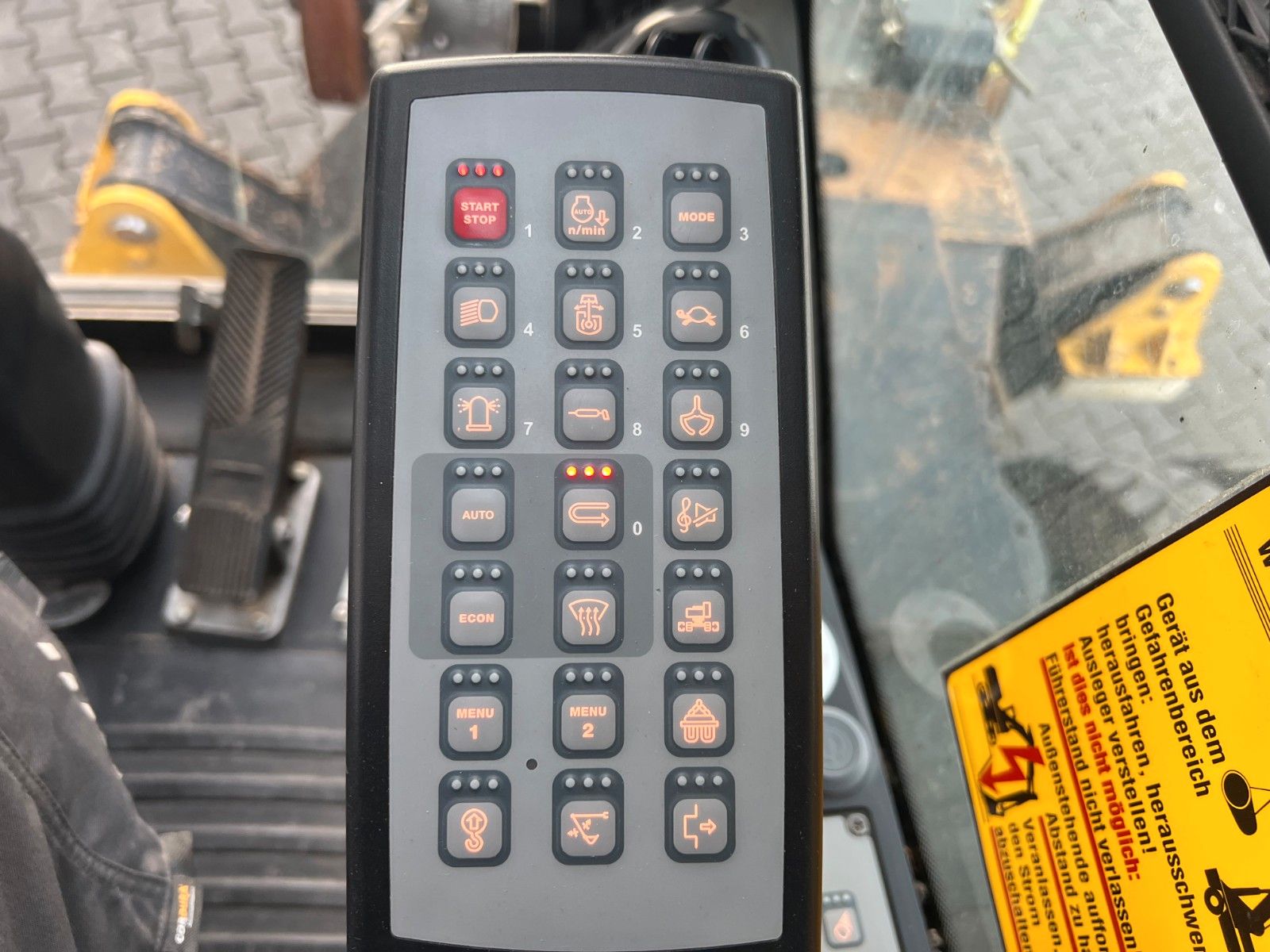 Fahrzeugabbildung Liebherr A922 Rail Litronic / 8.277h / Bahnzulassung 2030